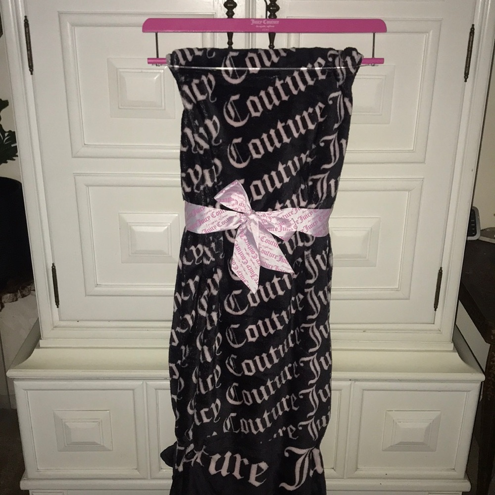 Juicy Couture throw blanket
